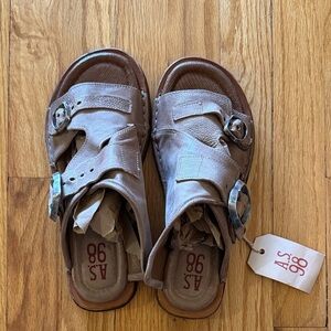 A.S.98 sz 39 US 8.5 Tavon leather slide sandals in taupe. Sandals - Taupe NWT